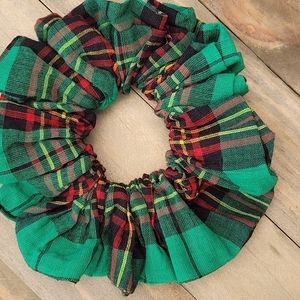 Scrunchies green plaid large